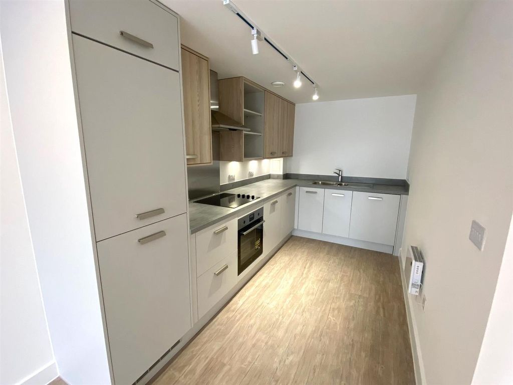 Property photo 3 of 9 Kitchen.Jpg