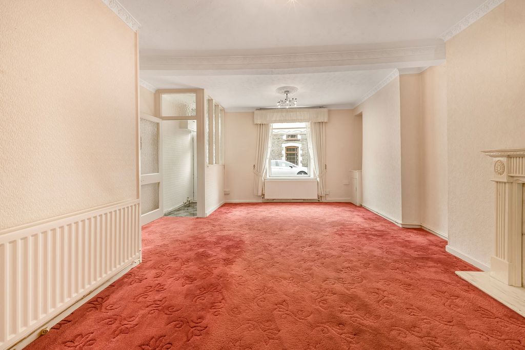 Property photo 3 of 25