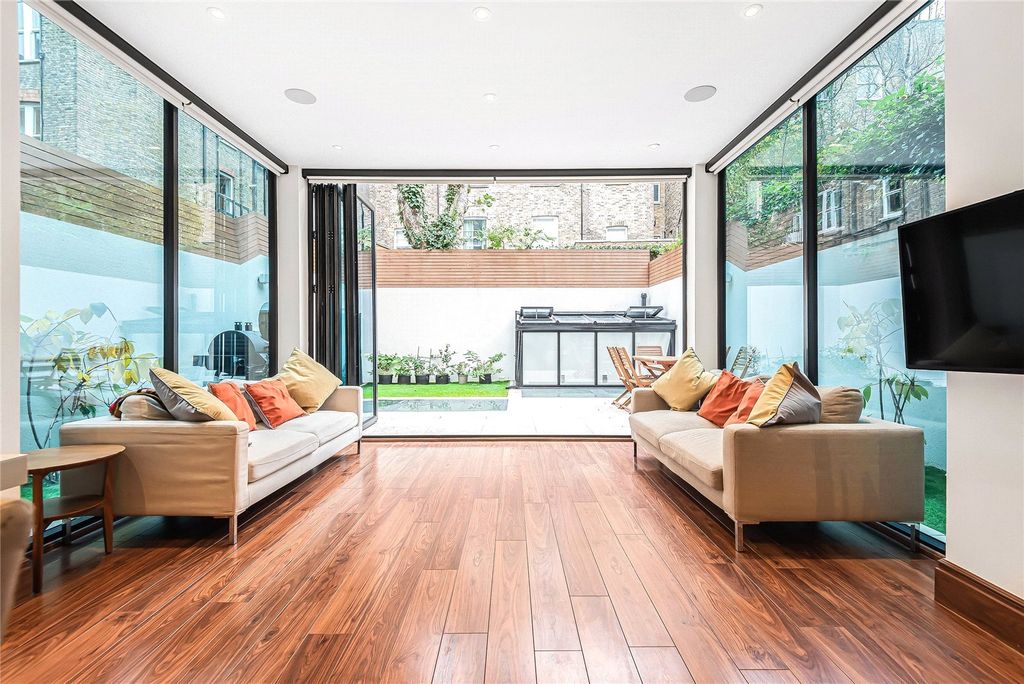 Property photo 1 of 14 Reception