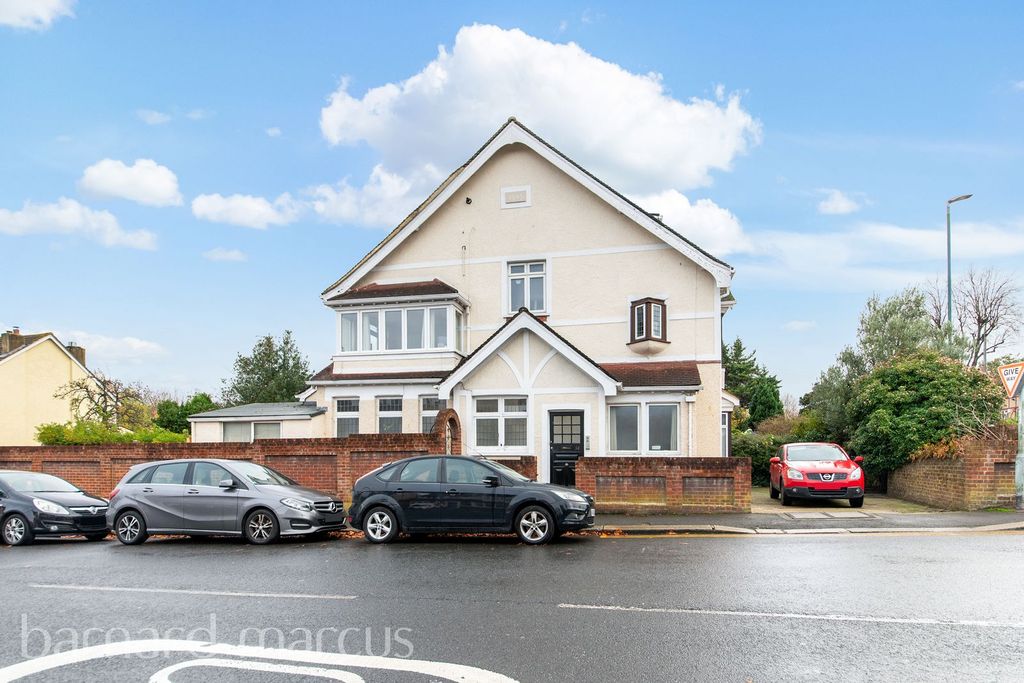 Property photo 1 of 6 Exterior