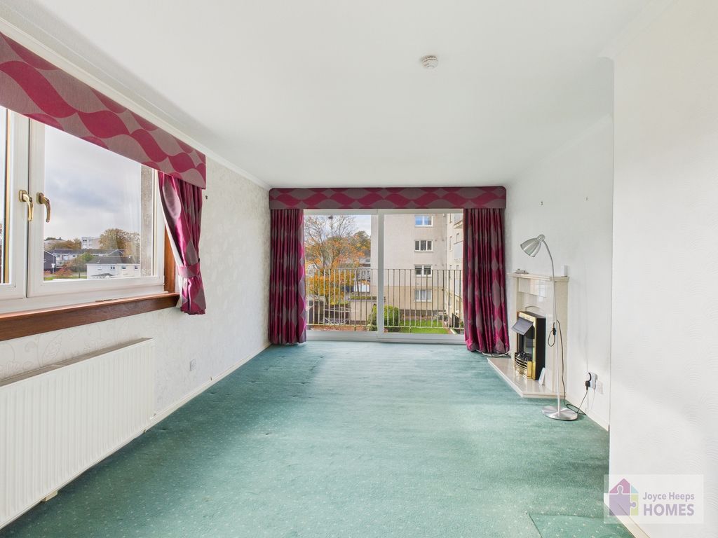 Property photo 3 of 15 Lounge