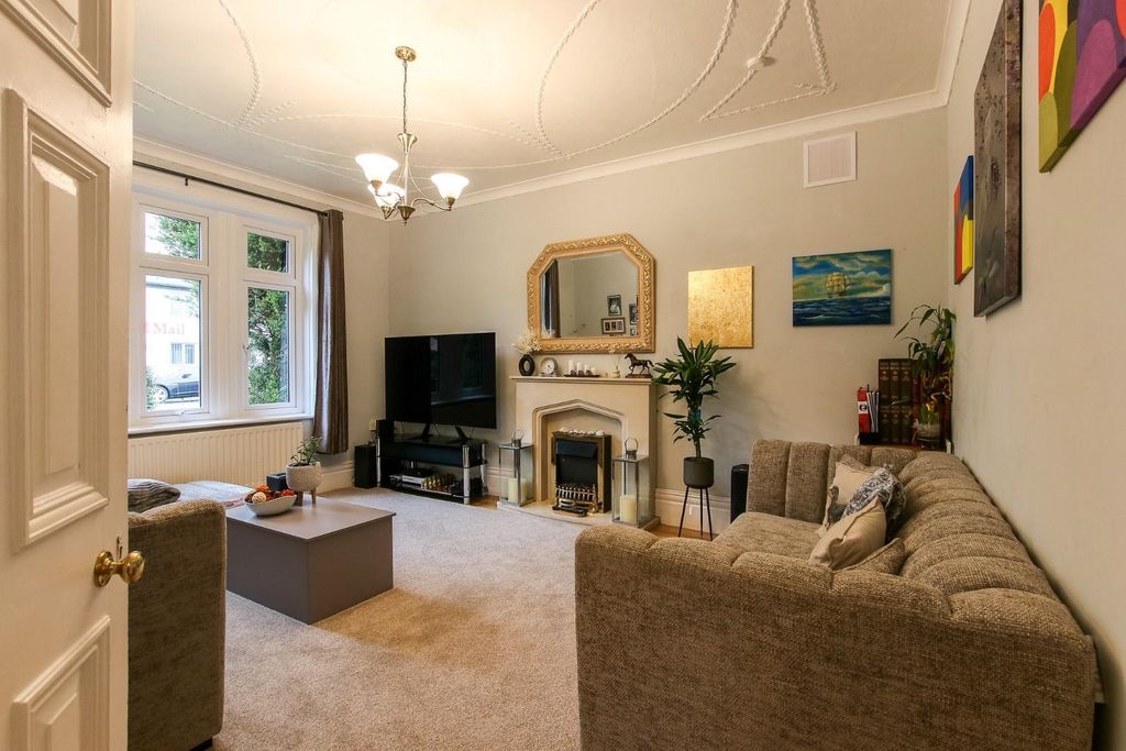 Property photo 2 of 16 Living Room