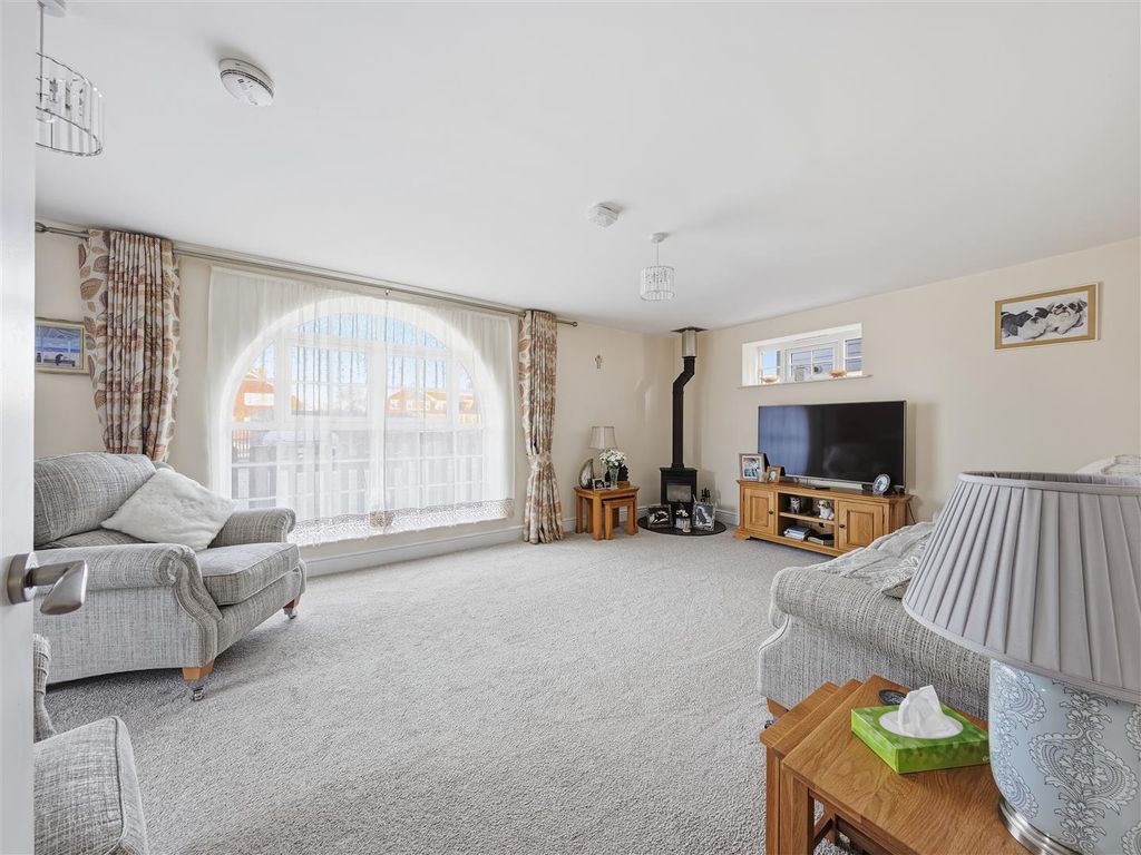 Property photo 3 of 28 Img_20260106_102033_111.Jpg