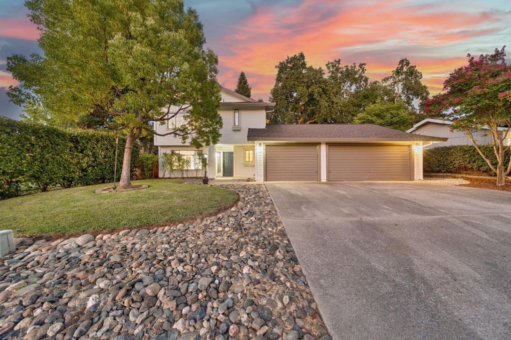 Property photo 1 of 30