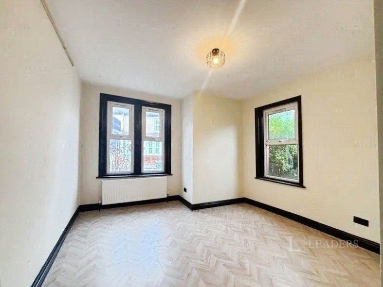Property photo 3 of 9 Pbox-Img.Jpg