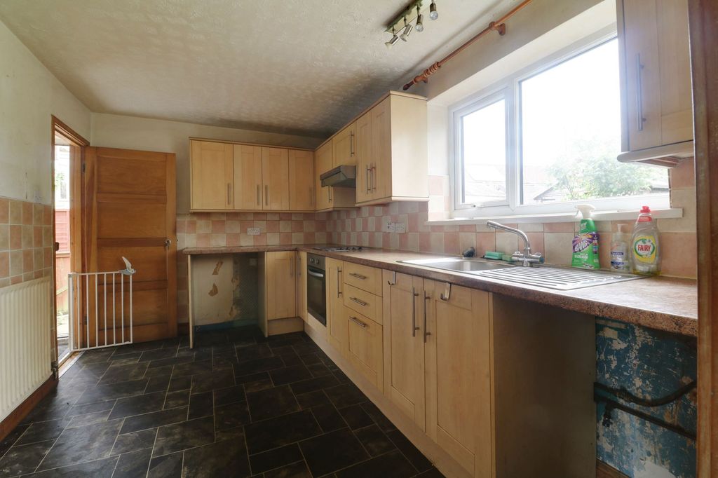 Property photo 3 of 11