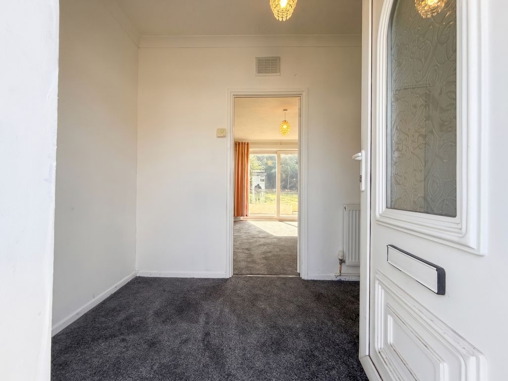 Property photo 2 of 11 Entrance Hall