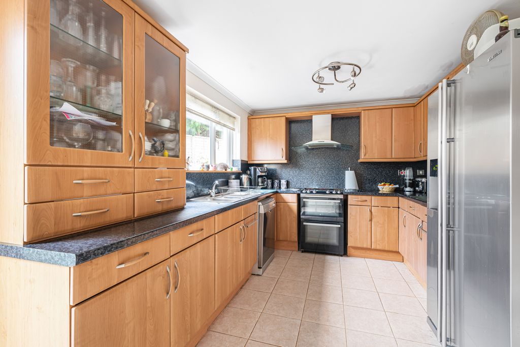 Property photo 2 of 24