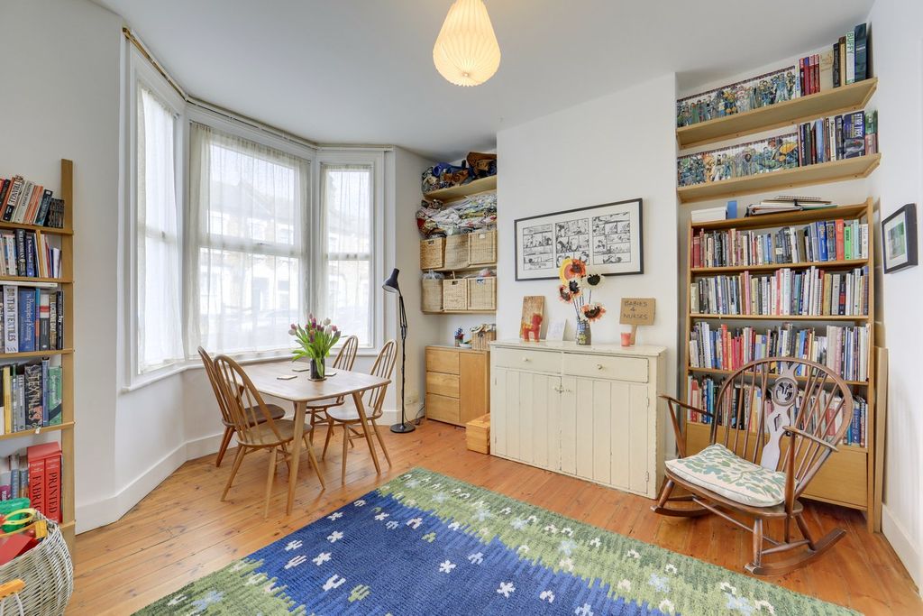 Property photo 3 of 13
