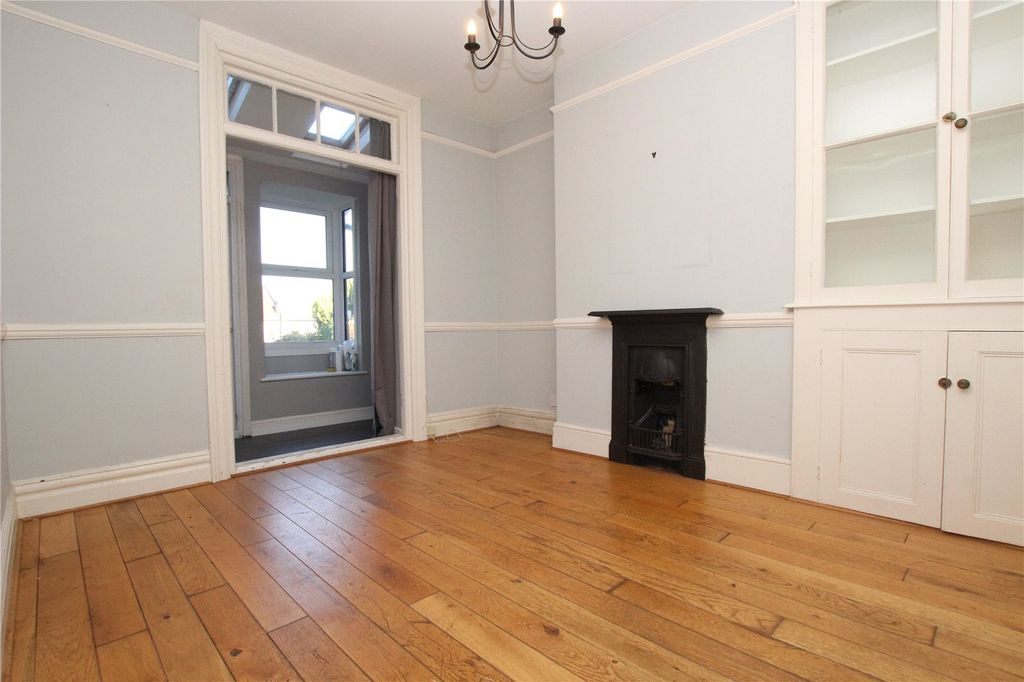 Property photo 3 of 16 Picture No. 06