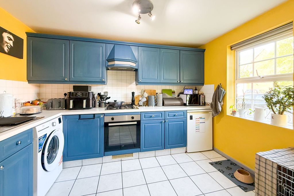 Property photo 3 of 12