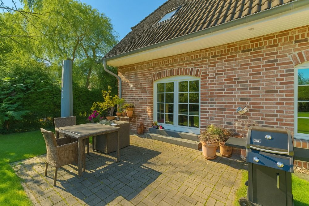 Property photo 2 of 18