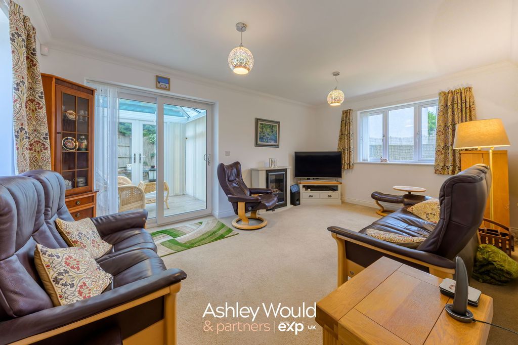 Property photo 3 of 13