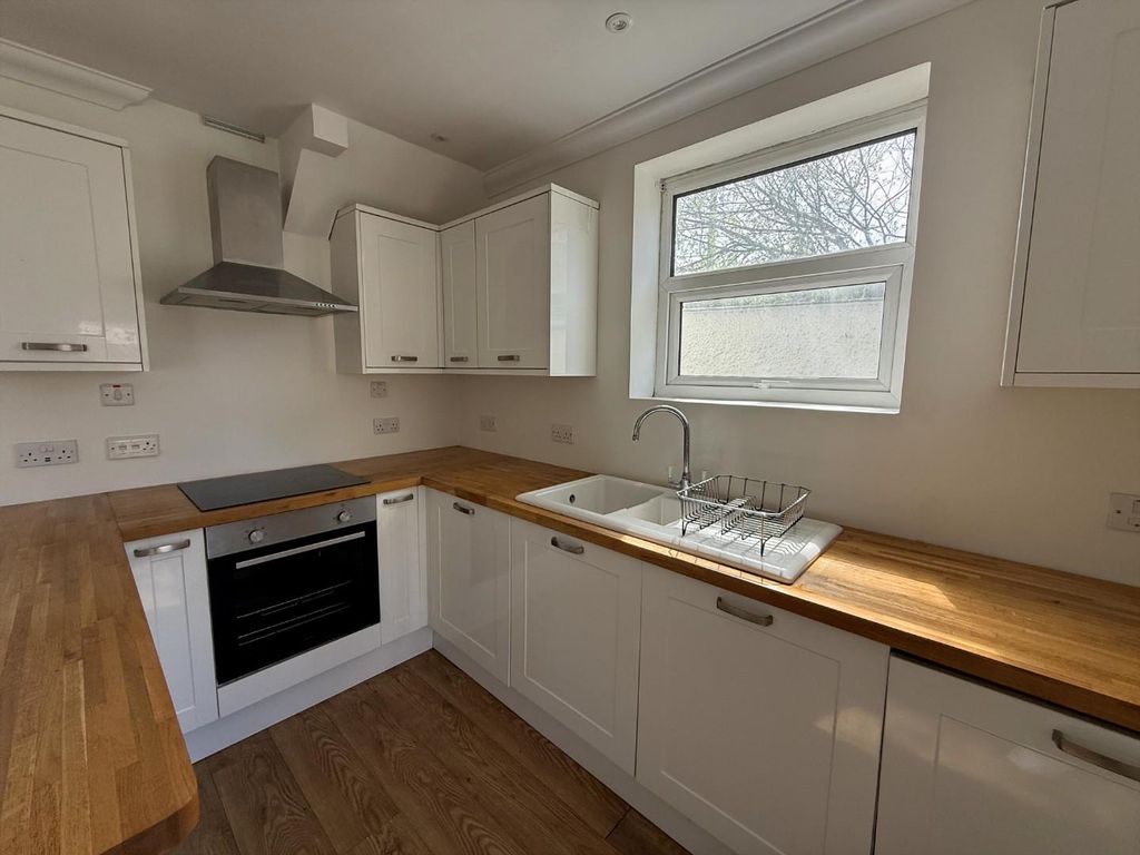 Property photo 2 of 8 Ash Kitchen .Jpg