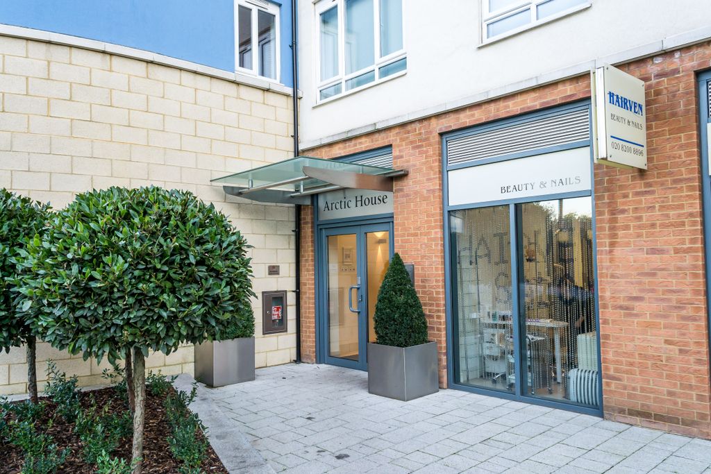 Property photo 2 of 11