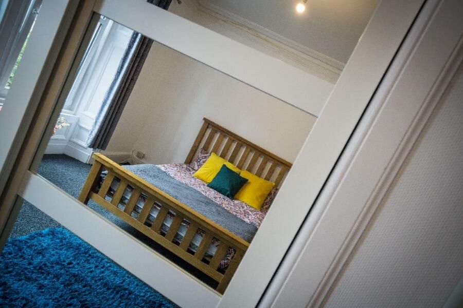 Property photo 3 of 28 Bedroom