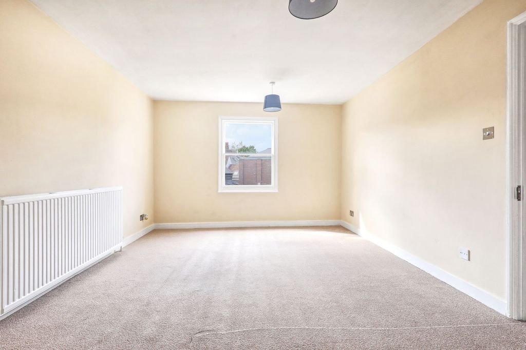 Property photo 2 of 6