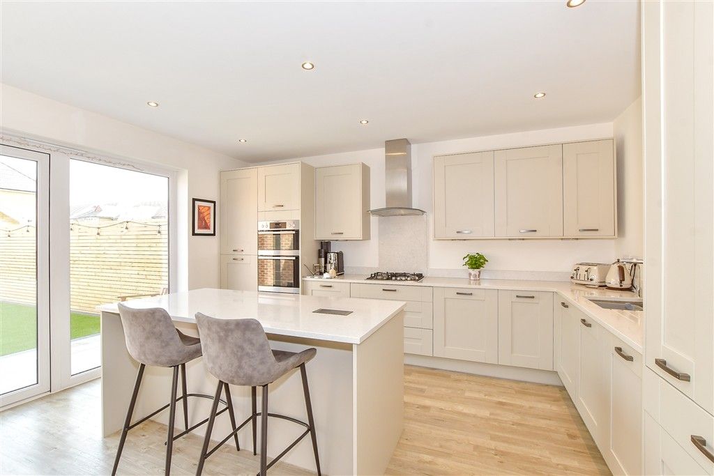 Property photo 1 of 13 Kitchen/Dining Room
