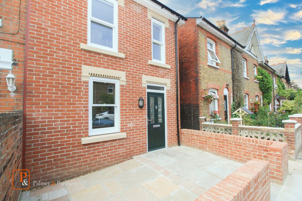 Property photo 1 of 11 External