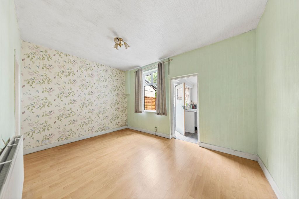 Property photo 3 of 17