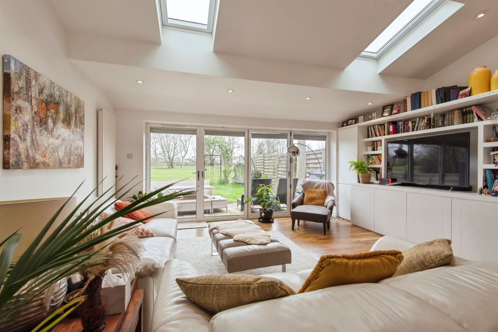 Property photo 2 of 18