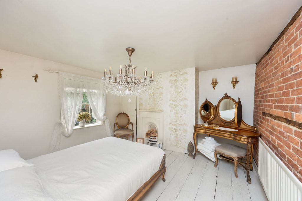 Additional image 16 of 6 bed detached house for saleWildgoose Drive, Horsham RH12