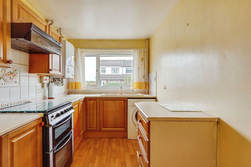 Property photo 3 of 17 Photo