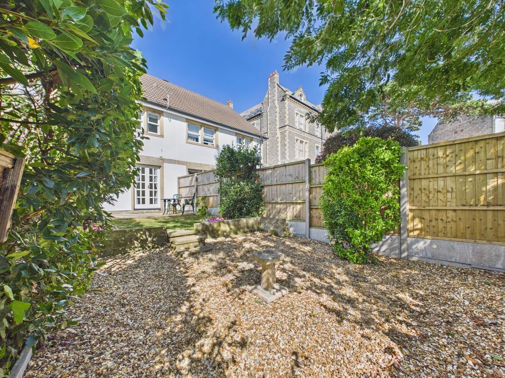Property photo 3 of 31