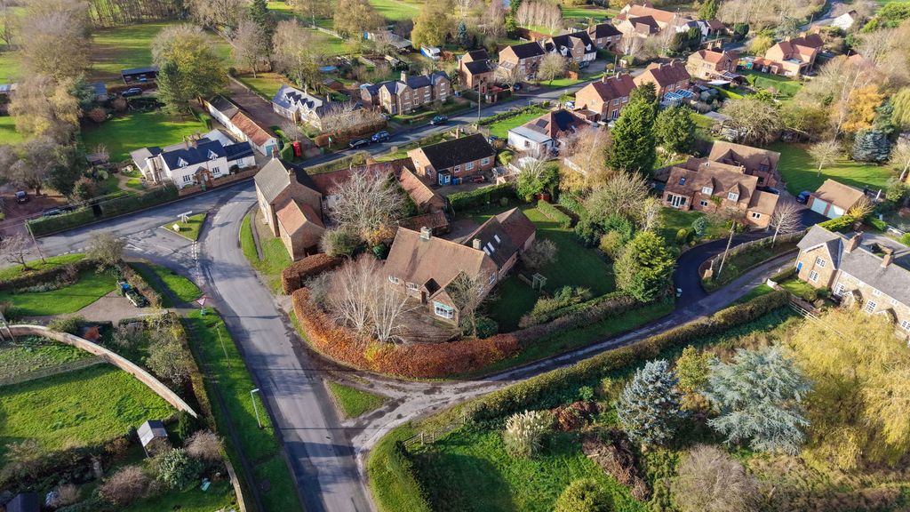 Property photo 3 of 39