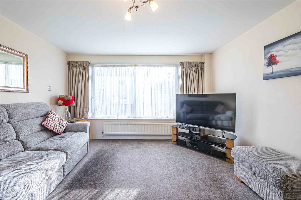 Property photo 2 of 17 Picture No. 15