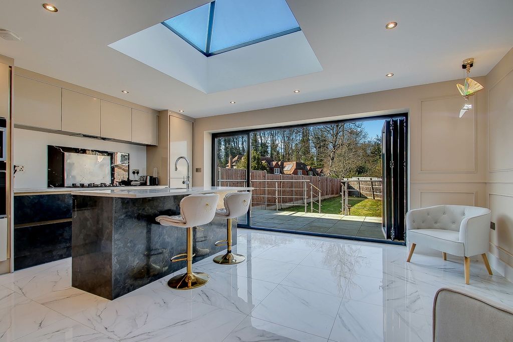 Property photo 2 of 21 4978506