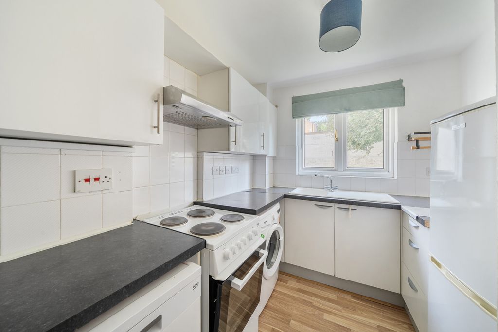 Property photo 3 of 12 Kitchen