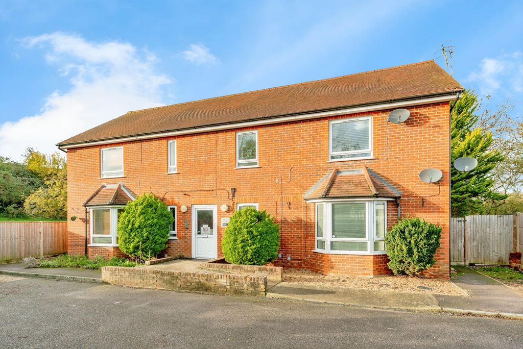 Property photo 1 of 9 Front Aspect