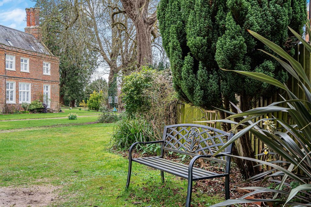 Property photo 3 of 27