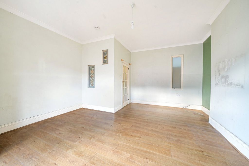 Property photo 3 of 19 Picture No. 42