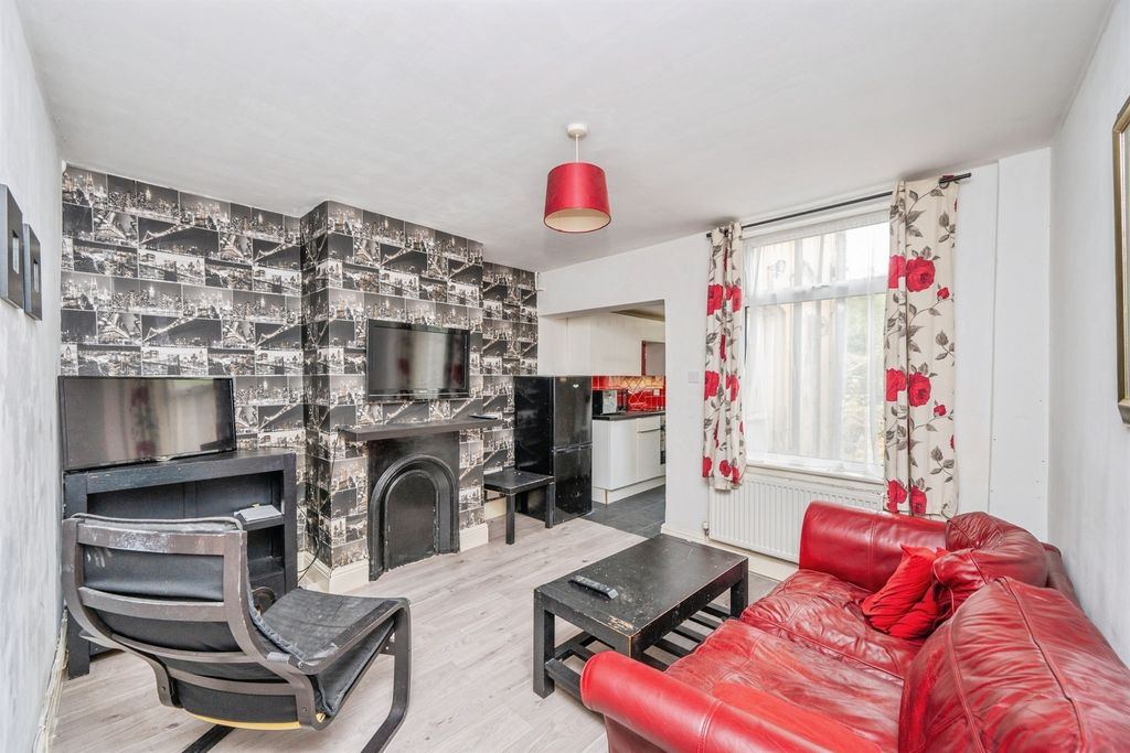 Property photo 2 of 19