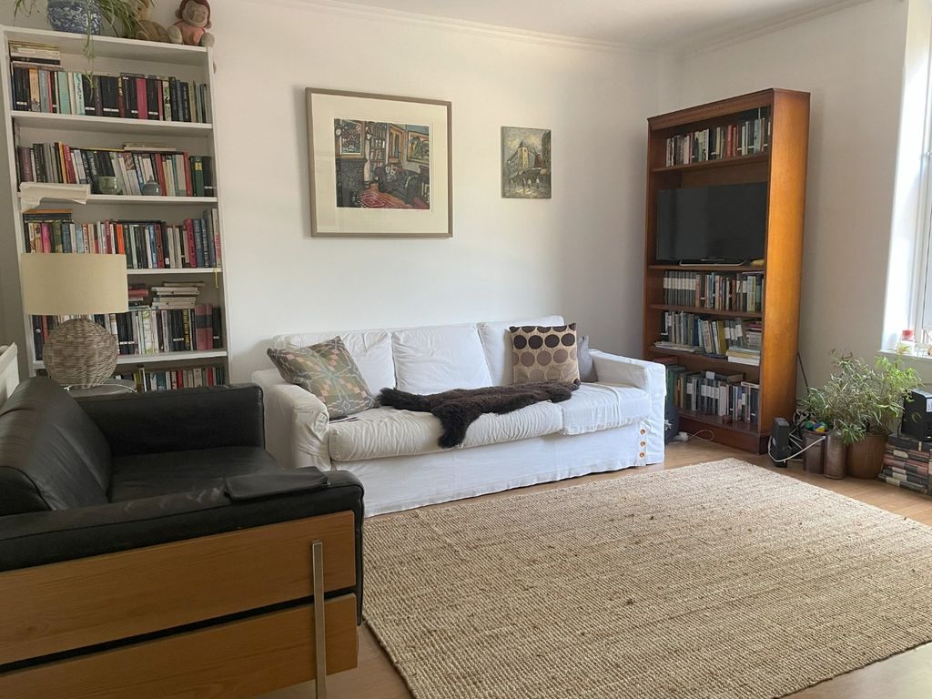 Property photo 2 of 11 4210464