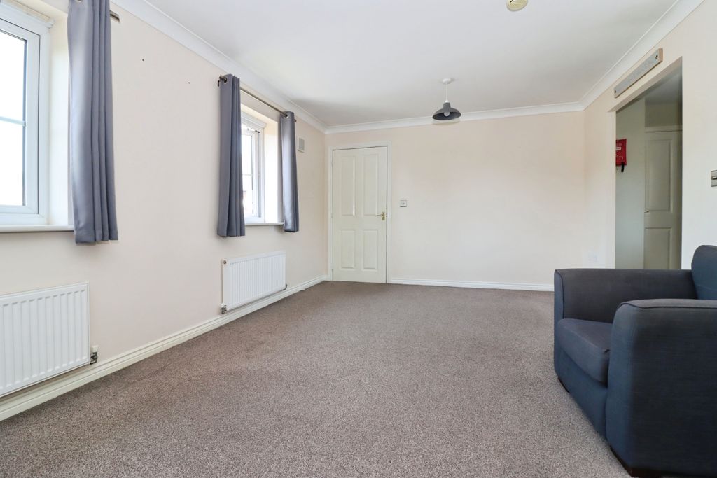 Property photo 3 of 14