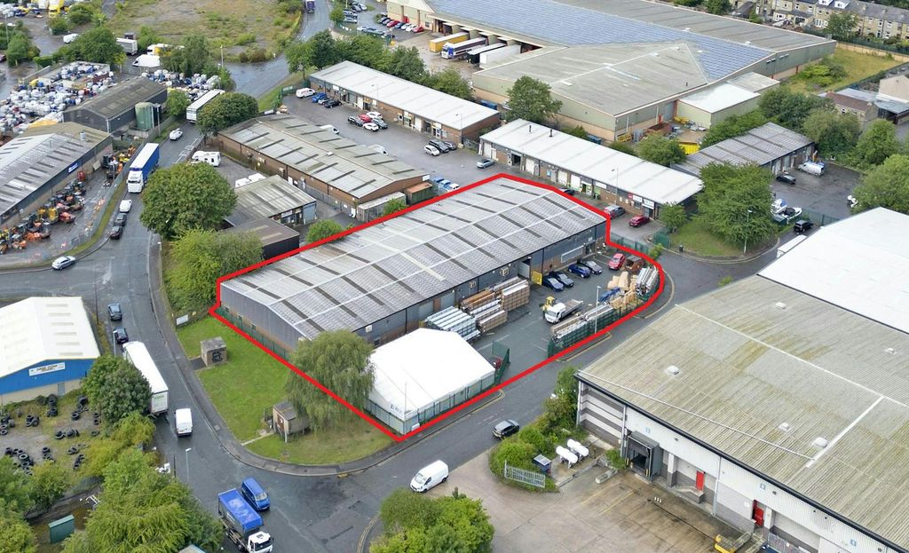 Property photo 1 of 13 Riverside Close.Jpg