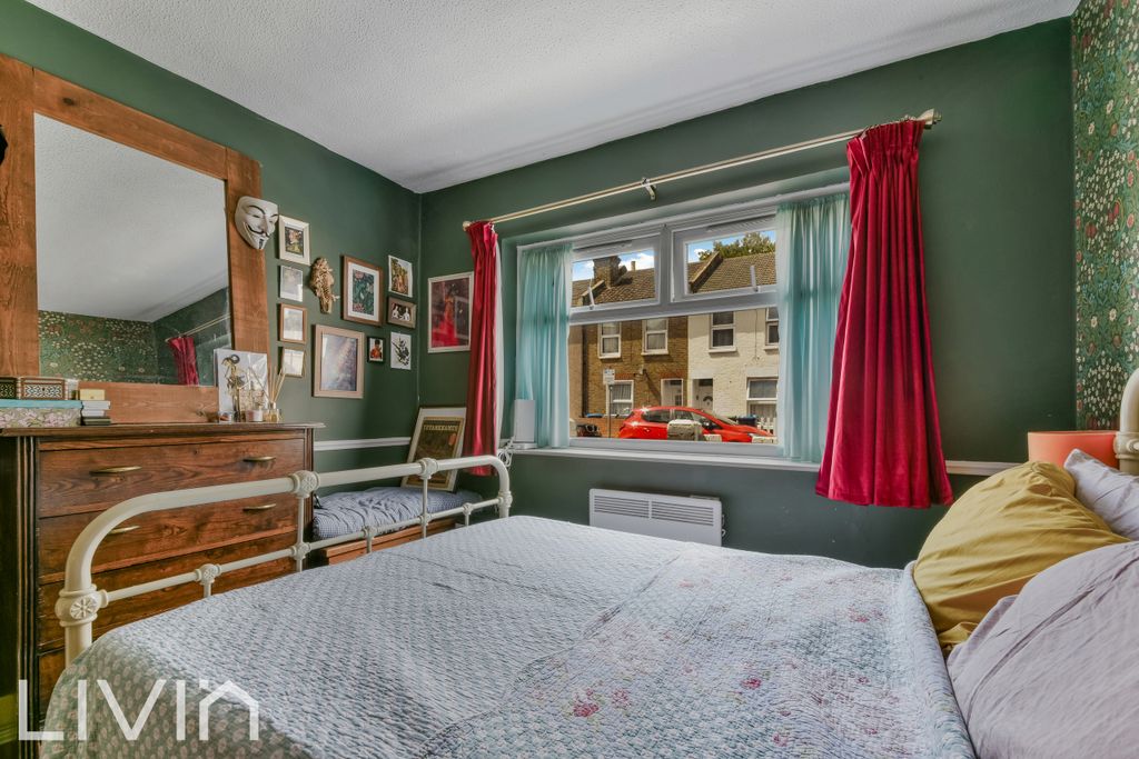 Property photo 1 of 11 Zion Place, 61-5