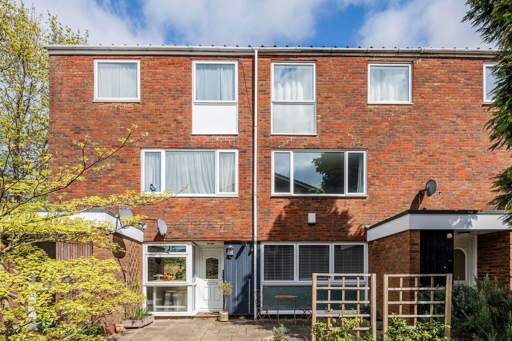 Property photo 1 of 11