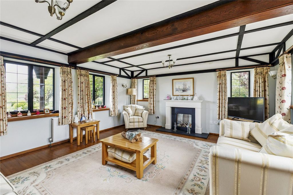 Property photo 3 of 21 Sitting Room