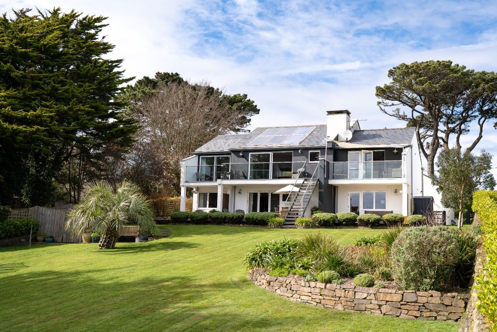 Property photo 2 of 38 4663854