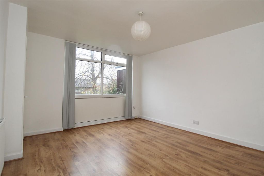 Property photo 3 of 14 Img_4936.Jpeg