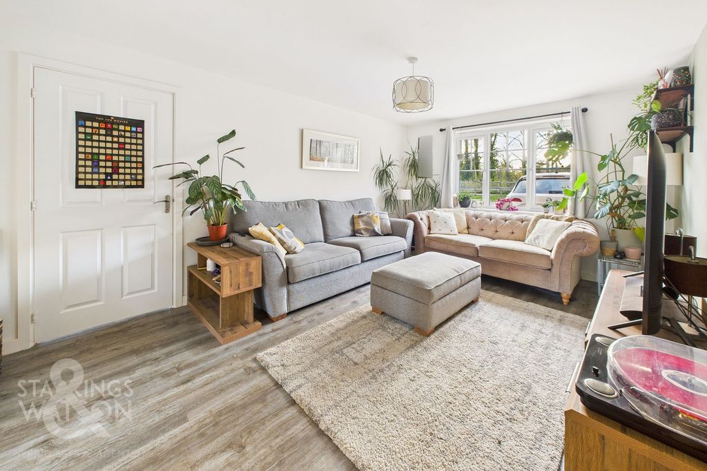 Property photo 2 of 25