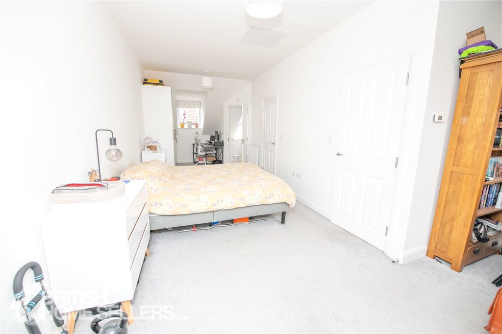 Property photo 3 of 17 Picture No. 16