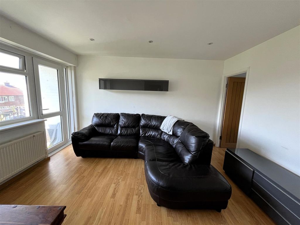 Property photo 2 of 14 Img_4334.Jpg