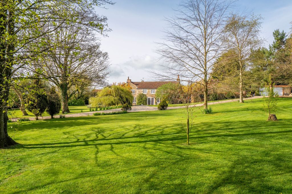 Property photo 1 of 65