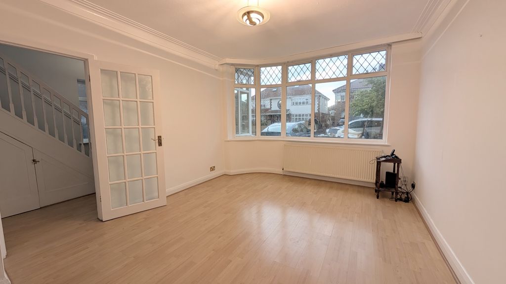 Property photo 2 of 14 Image