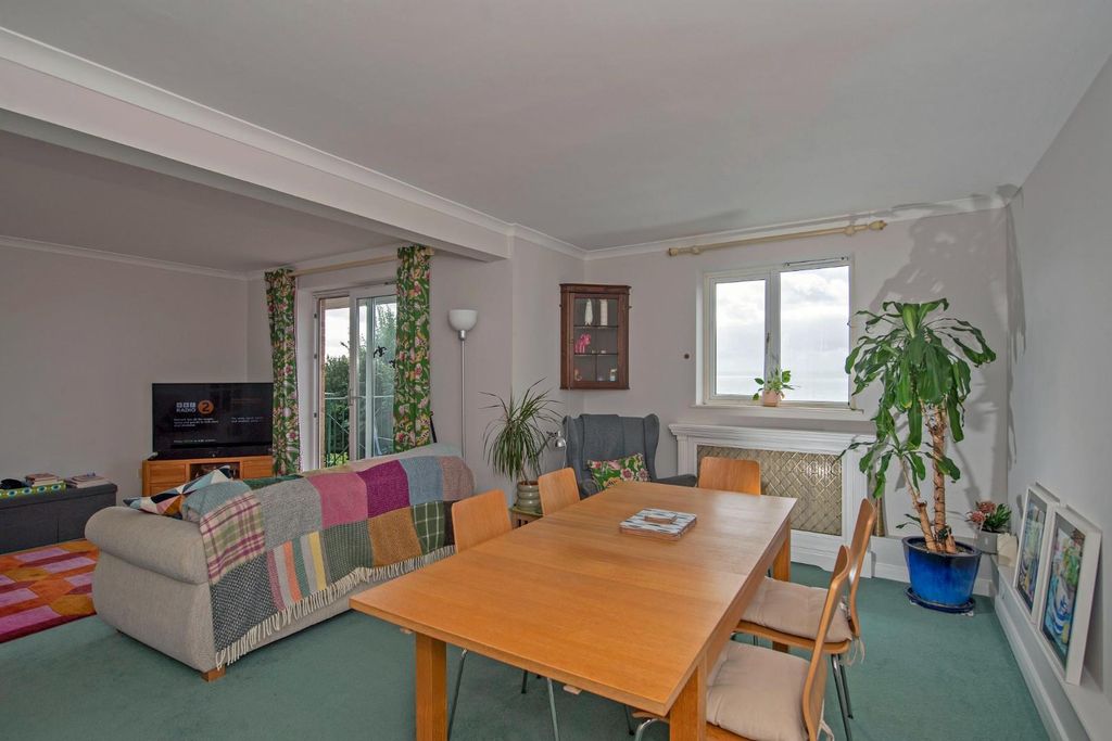 Property photo 3 of 35 050926_Crawshay_Court_Langland_Bay_32.Jpg